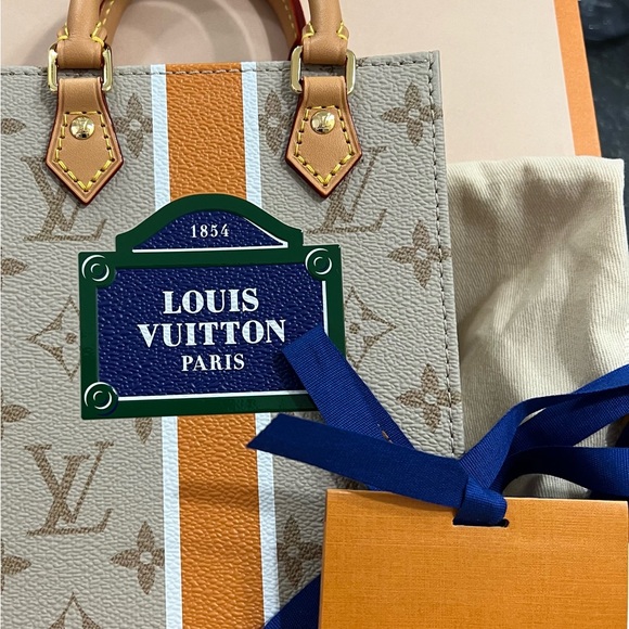 Petit Sac Plat NWT - Picture 5 of 8